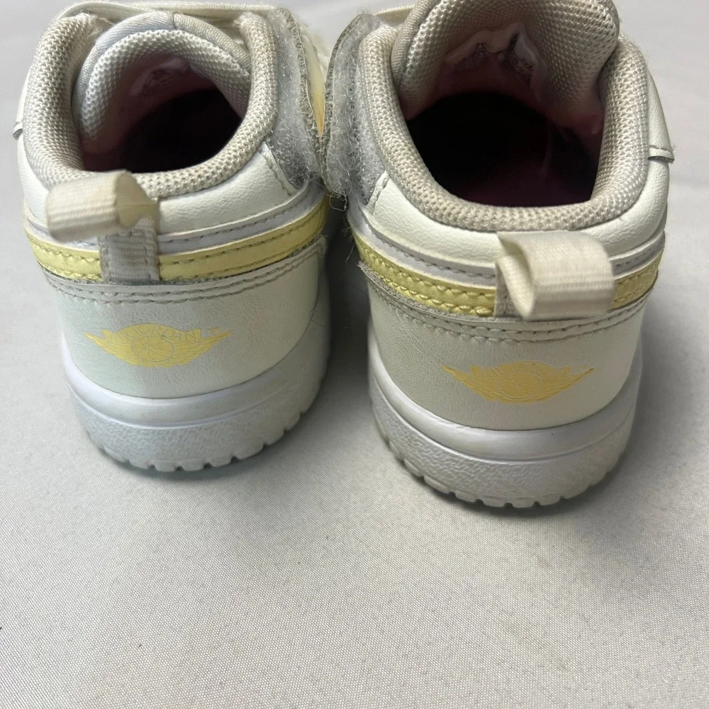Jordan 1 Low SE‎ Toddler Sneakers White Yellow Hook and Loop Shoes 7C